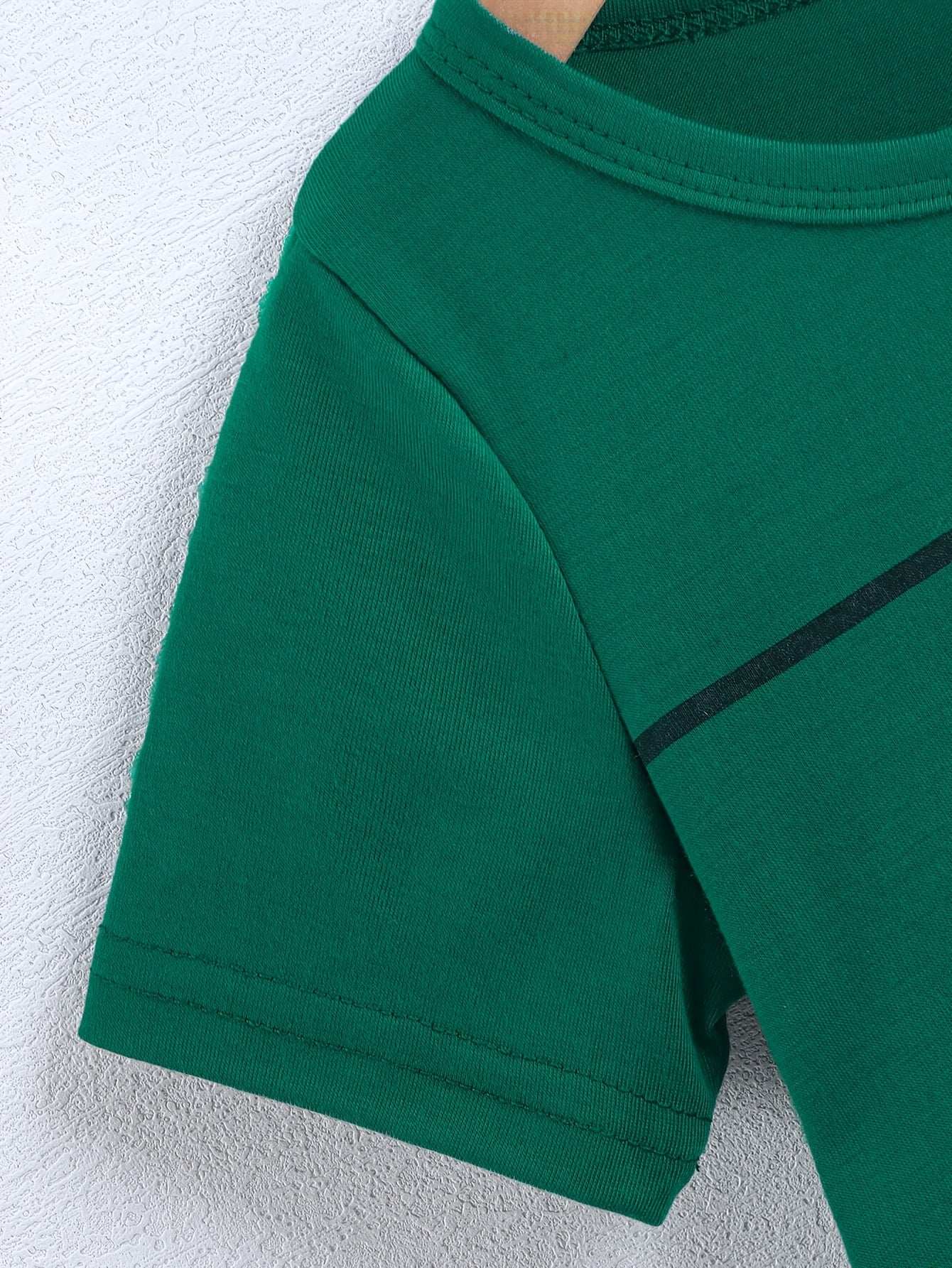 2pcs Set of Boys' Summer Striped Print Round Neck Short Sleeve T-shirt and Casual Shorts