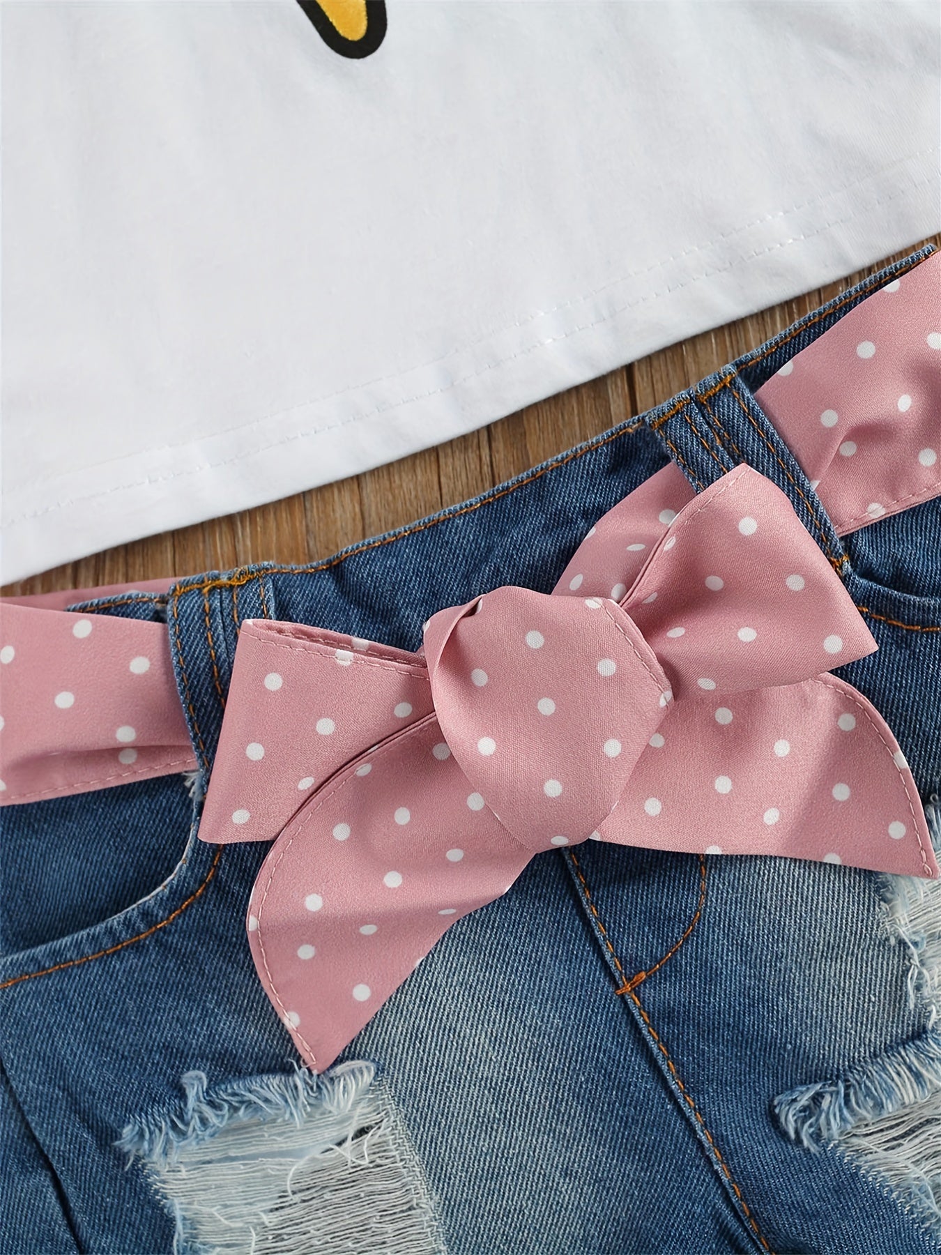 Adorable Girls' Ice Cream Print Short Sleeve Tee & Ripped Denim Shorts Set with Pink Bow Accent - Stretchy, Breathable Summer Outfit for Casual Wear, Perfect for Outdoor