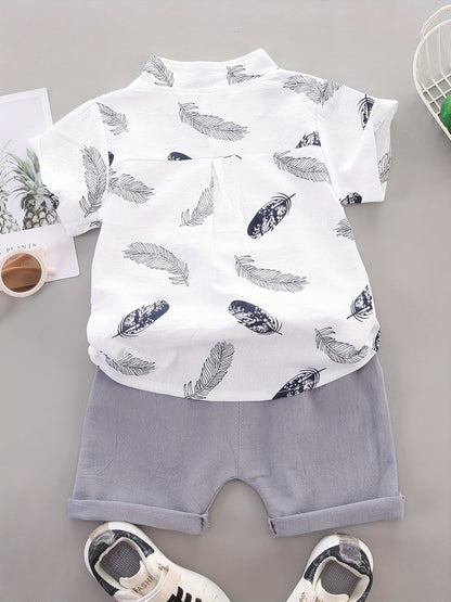 Conjunto casual para bebé menino - Camisola de manga curta e calções com estampado de penas - Conjunto infantil de 2 peças para atividades ao ar livre
