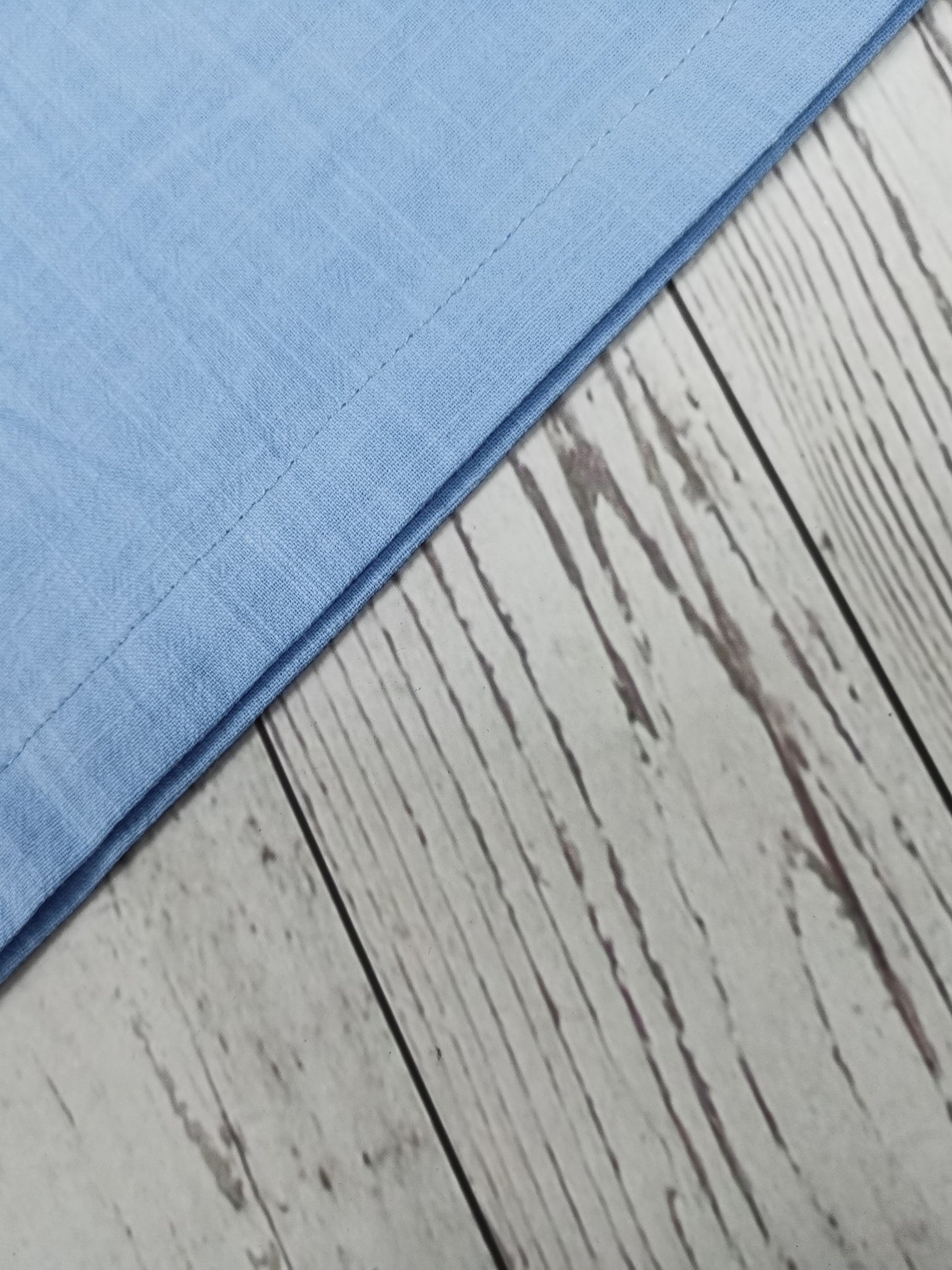 Camisa de homem, gola padre, manga curta, estilo Henley, ideal para o verão, uso casual, negócios e ocasiões formais.