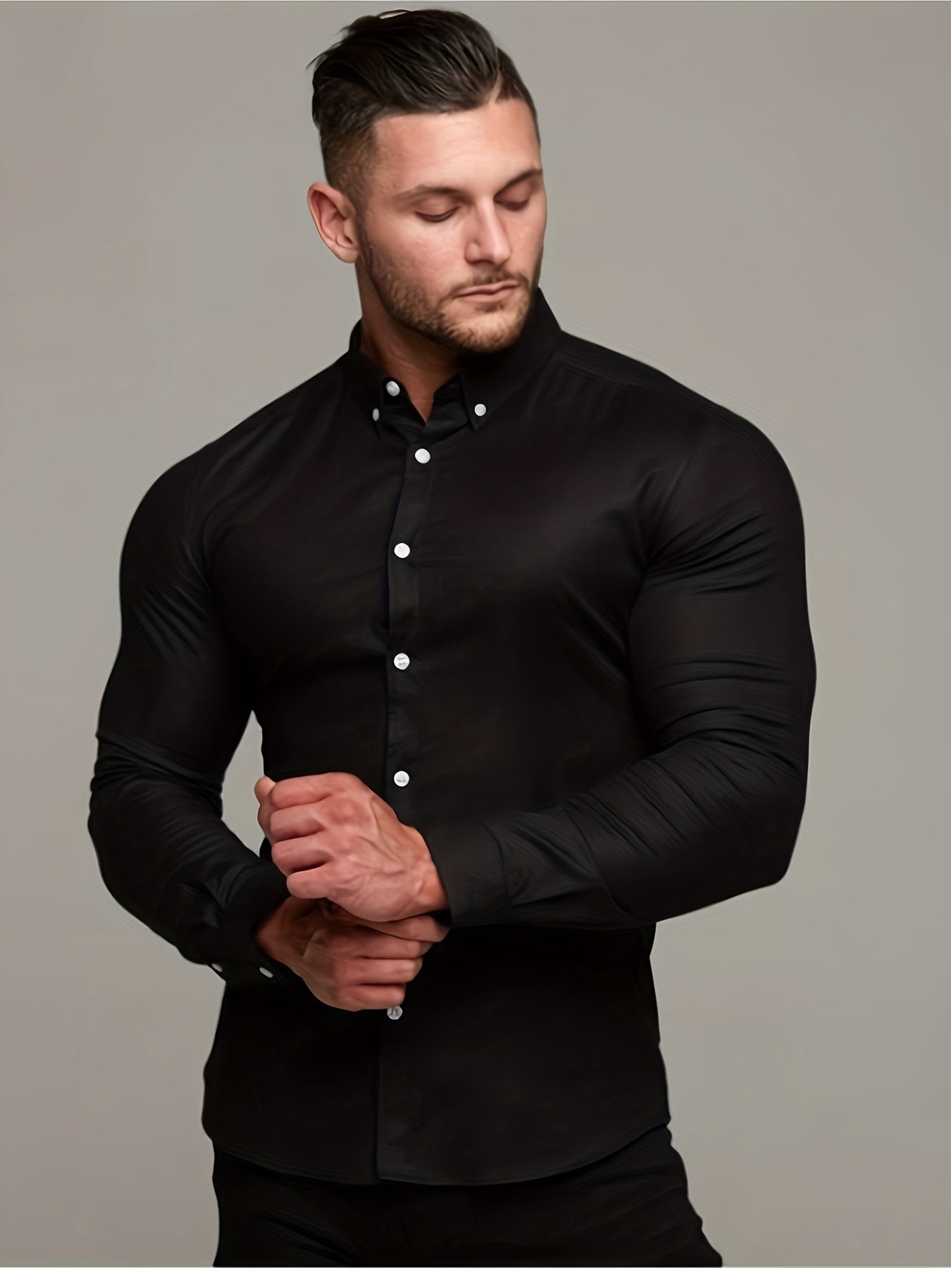 Camisa de homem de manga comprida, corte slim, cor sólida, tecido elástico de secagem rápida e fecho de botões. Ideal para atividades físicas na primavera e no outono.