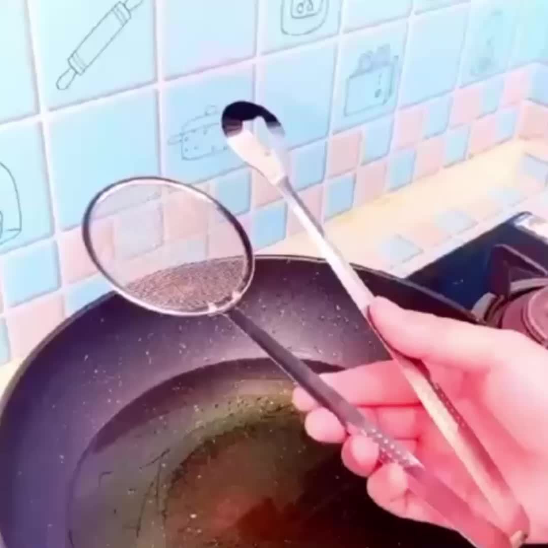 Frying oil strainer spoon Food strainer Kitchen colander stainless steel fried food strainer.Kitchen food filter tongs for frying food.High temperature resistant food stainless steel frying clip filter clamp kitchen tools Eid