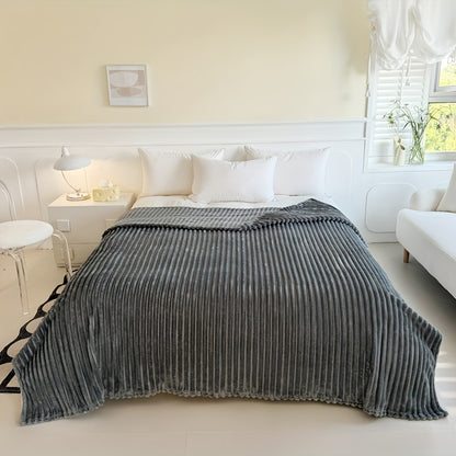 1pc Plush Coral Fleece Blanket - Ultra-Soft All-Season Luxury Bedspread, Couch Throw, Camping & Travel Bedding,,,, Grey, - Machine Washable Cozy Gift for, Outdoor, or Holidays - Traditional Style with Geometric Pattern, Multi