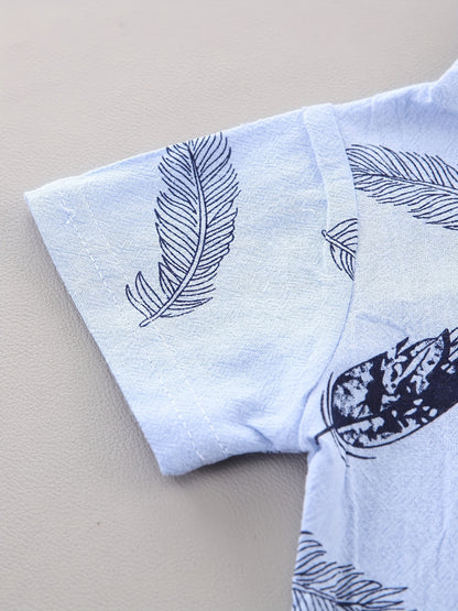 Conjunto casual para bebé menino - Camisola de manga curta e calções com estampado de penas - Conjunto infantil de 2 peças para atividades ao ar livre