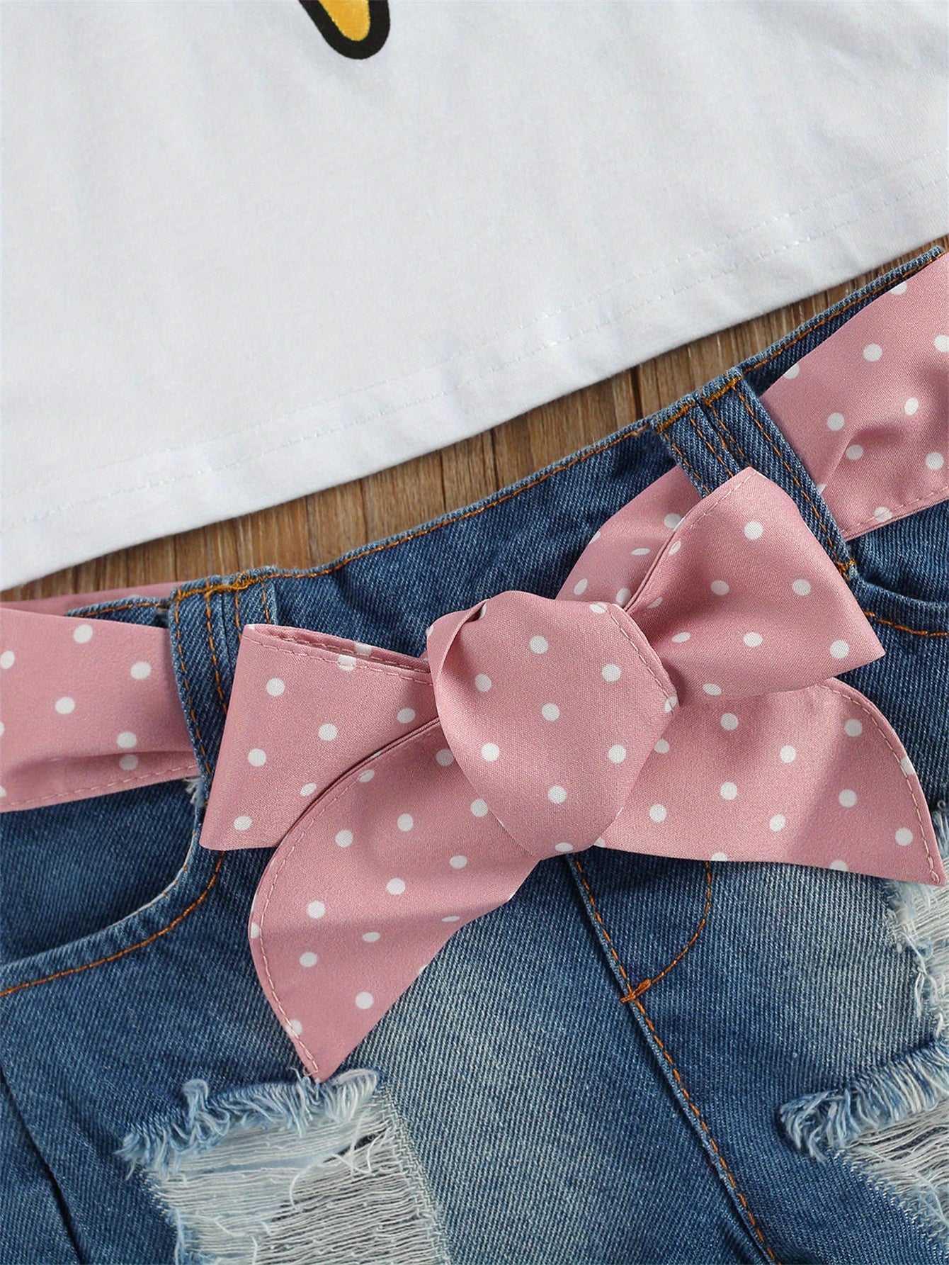 Adorable Girls' Ice Cream Print Short Sleeve Tee & Ripped Denim Shorts Set with Pink Bow Accent - Stretchy, Breathable Summer Outfit for Casual Wear, Perfect for Outdoor