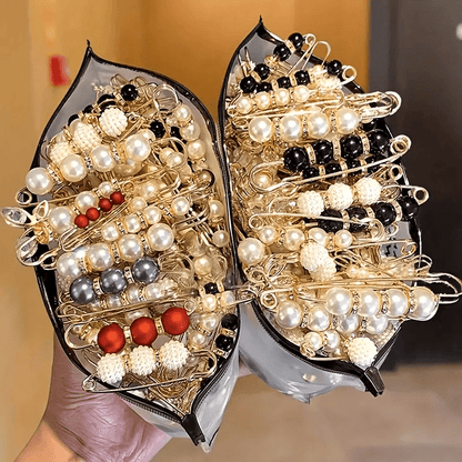 Conjunto com 12 peças (estilos e tamanhos variados aleatoriamente). Conjunto com tamanhos sortidos e embalagem aleatória. Alfinetes de cintura para ajuste, molas multifuncionais para roupa, suspensórios, saias e calças anti-exposição.