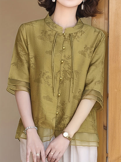 Elegante blusa de verão para mulher com estampado floral - Manga curta, gola mandarim, corte largo, verde-azeitona claro, perfeita para looks casuais. Blusa casual | Blusa com estampado floral | Camisola com gola mandarim