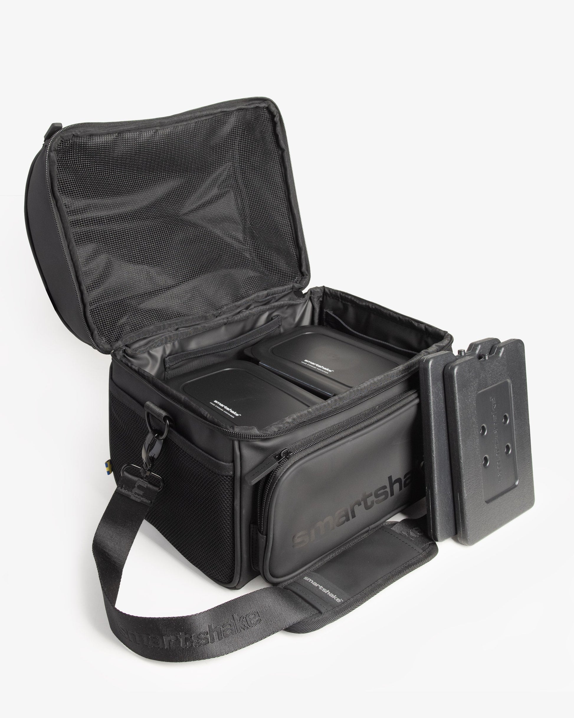 https://ik.imagekit.io/c2dr4dawp/https%3A%2F%2Fcdn.shopify.com%2Fs%2Ffiles%2F1%2F0484%2F7091%2F7273%2Ffiles%2FSmartshake_Meal_Prep_Bag_Black_open.jpg%3Fv%3D1777893732?tr=f-jpg