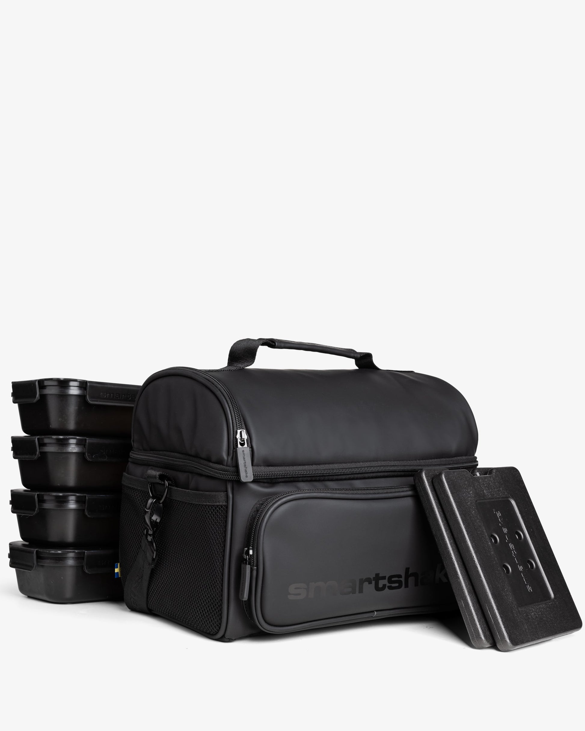 https://ik.imagekit.io/c2dr4dawp/https%3A%2F%2Fcdn.shopify.com%2Fs%2Ffiles%2F1%2F0484%2F7091%2F7273%2Ffiles%2FSmartshake_Meal_Prep_Bag_Black_w_products_oustide.jpg%3Fv%3D1778590020?tr=f-jpg