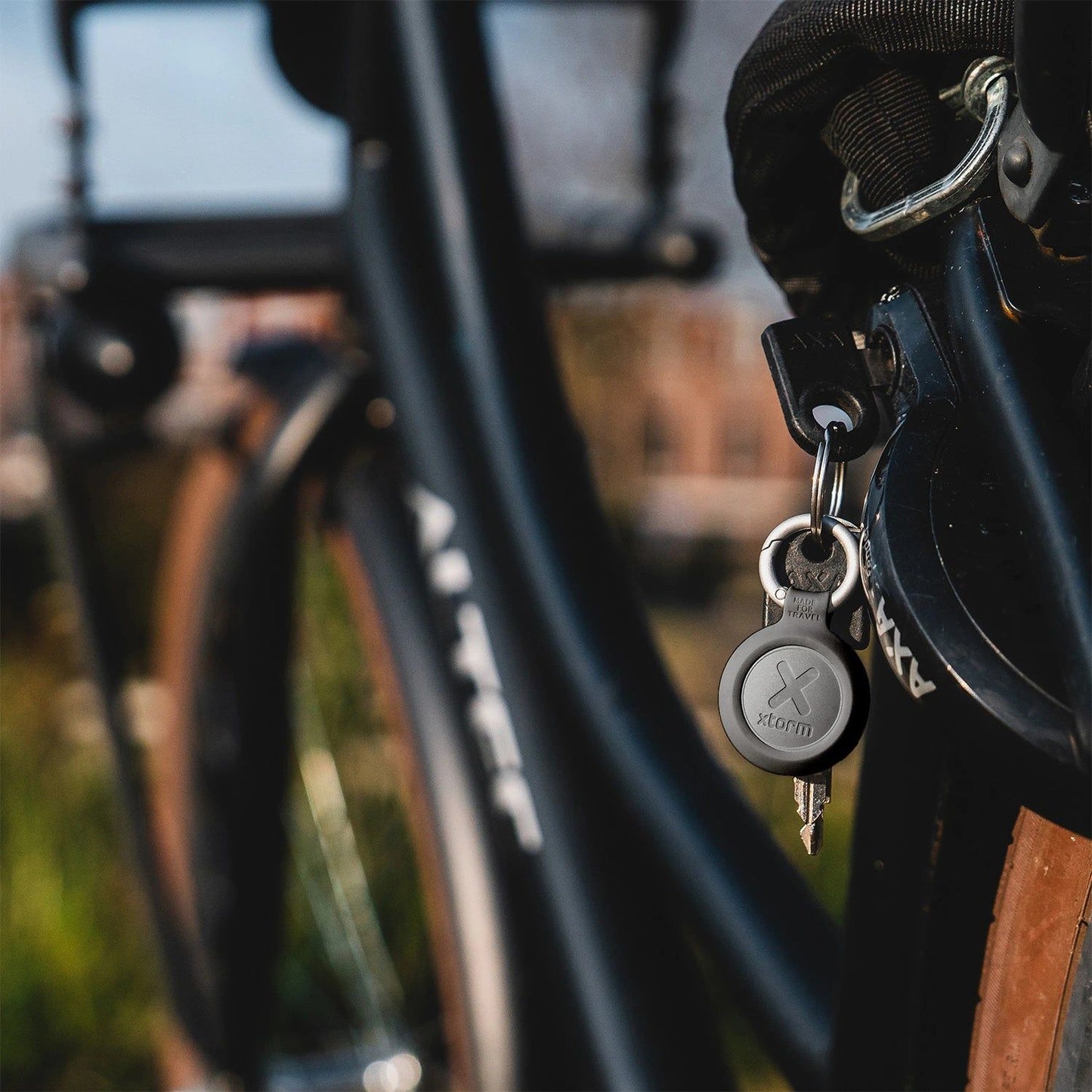 https://ik.imagekit.io/c2dr4dawp/https%3A%2F%2Fcdn.shopify.com%2Fs%2Ffiles%2F1%2F0606%2F3905%2F1964%2Ffiles%2FTravelTag2_Bike_Black.webp%3Fv%3D1760445404?tr=f-jpg