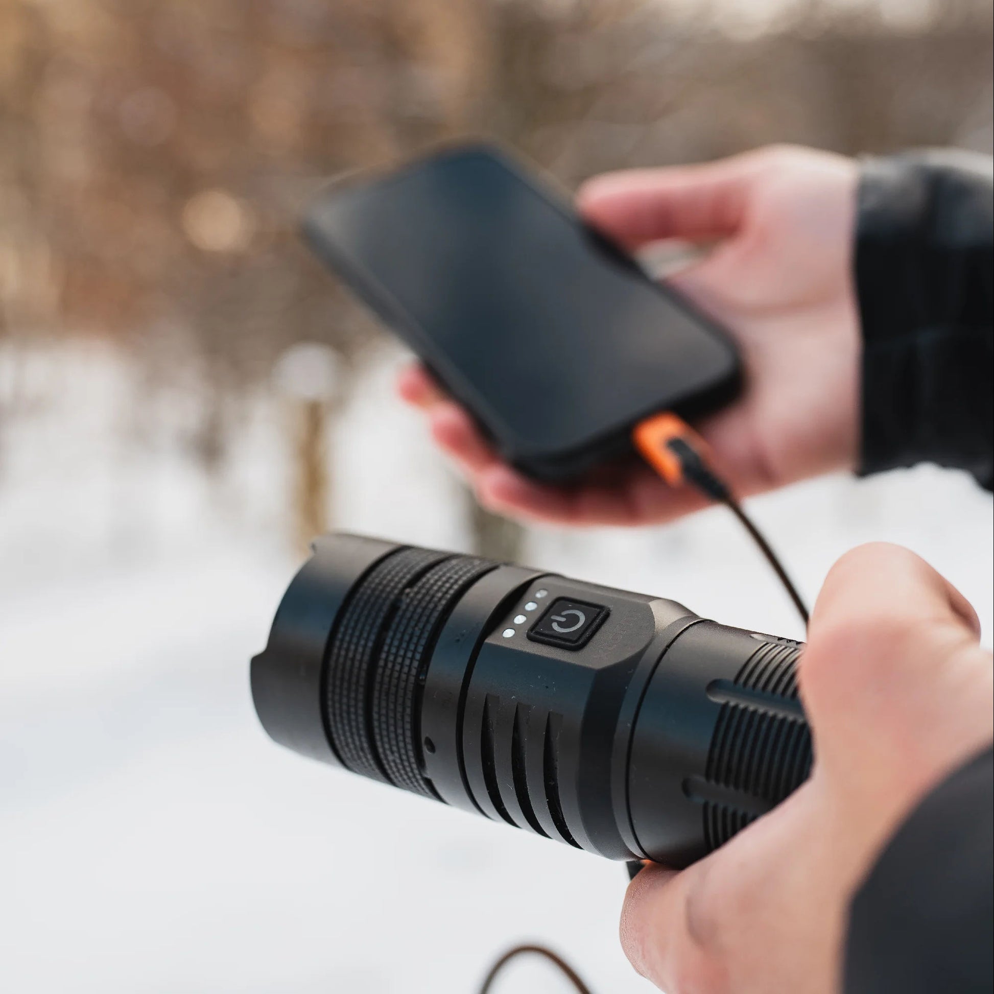 https://ik.imagekit.io/c2dr4dawp/https%3A%2F%2Fcdn.shopify.com%2Fs%2Ffiles%2F1%2F0606%2F3905%2F1964%2Ffiles%2FXtorm_XRF101_charging-phone_03.webp%3Fv%3D1769764023?tr=f-jpg