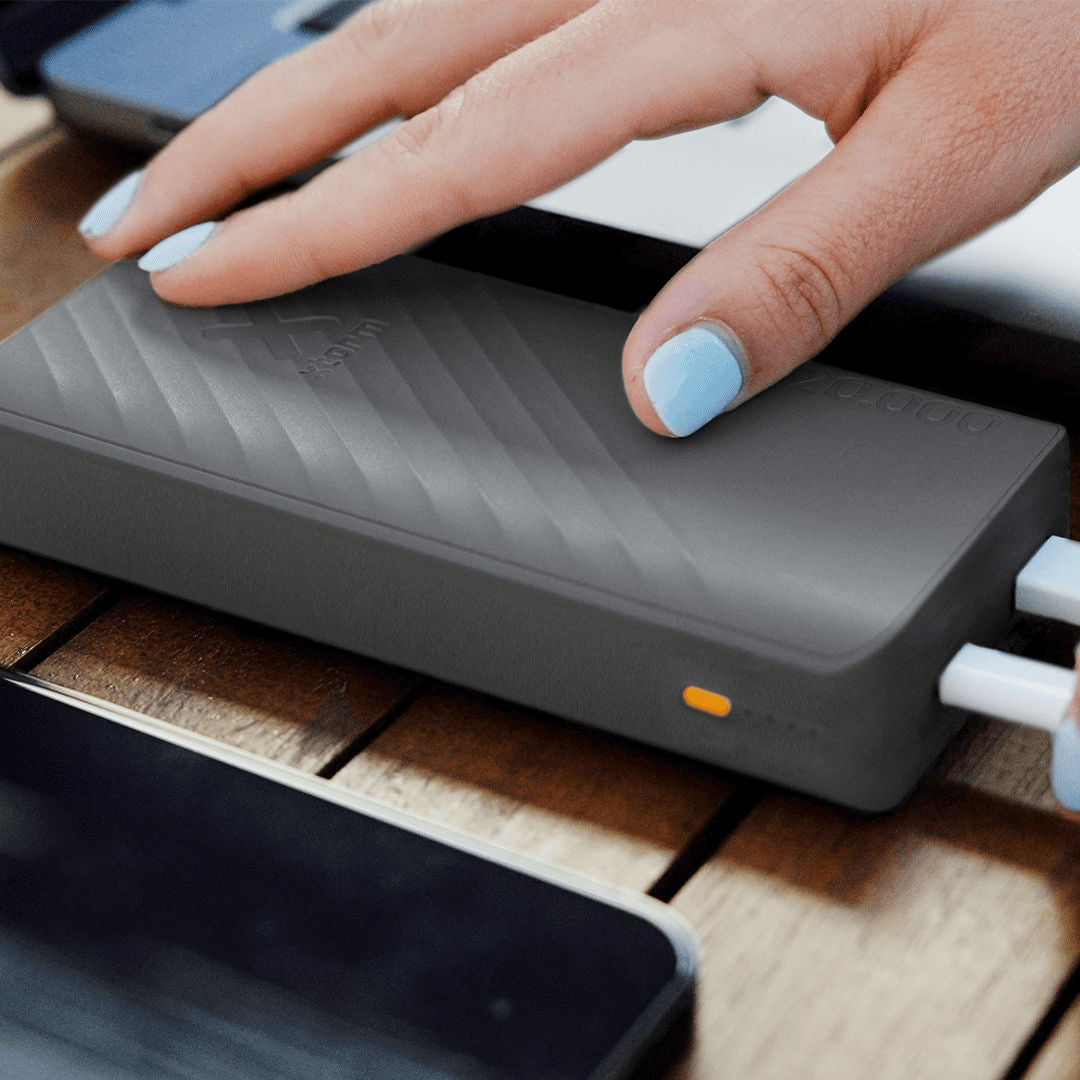 https://ik.imagekit.io/c2dr4dawp/https%3A%2F%2Fcdn.shopify.com%2Fs%2Ffiles%2F1%2F0606%2F3905%2F1964%2Ffiles%2Fsupercharge-powerbank-bundel-20000-mah-9288667_1280x_1.png%3Fv%3D1757584188?tr=f-jpg